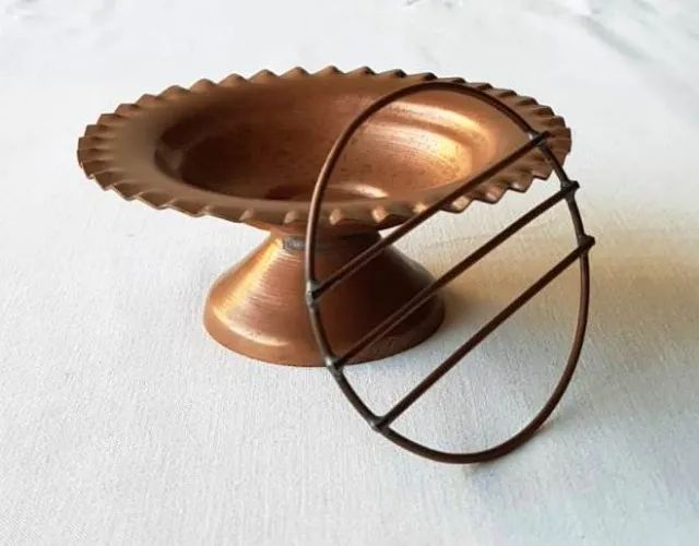 Peça Decorativa em Latão - Antigo - Usado