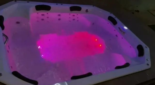 SPA VANCOUVER DE 8 A 10 LUGARES COMPLETO HIDROMASSAGEM AQUECEDOR E CRONOTERAPIA  - Foto 5