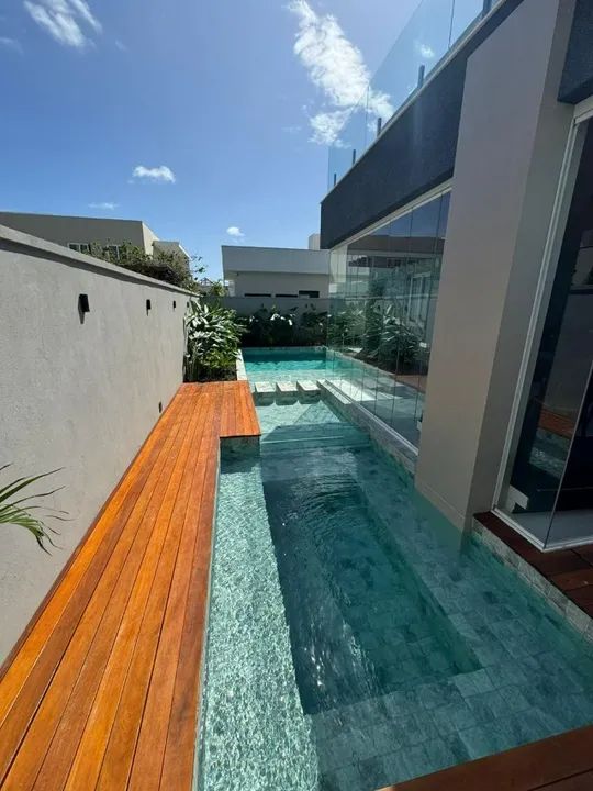Casa de alto padrão no Cond. Atlantic Blue com 5 suítes e piscina particular - Foto 3