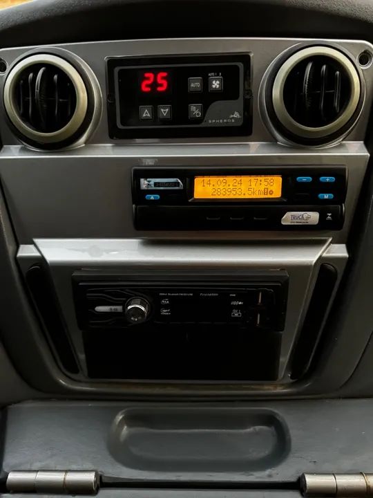 VOLARE DW9 executivo Mercedes-Benz LO 916 impecável! - Foto 10