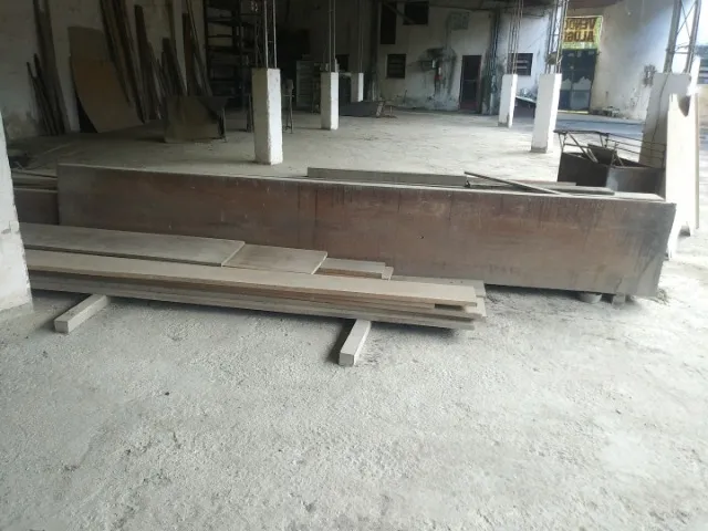 Pranchões largos e novos de massaranduba.