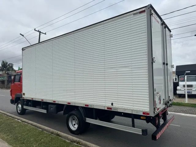 Volkswagen Delivery  8.160  2017 Baú 6,20x2,50 - Foto 6