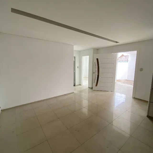 Casa com três quartos sendo um suíte - Jóquei - 108m²   - Foto 4