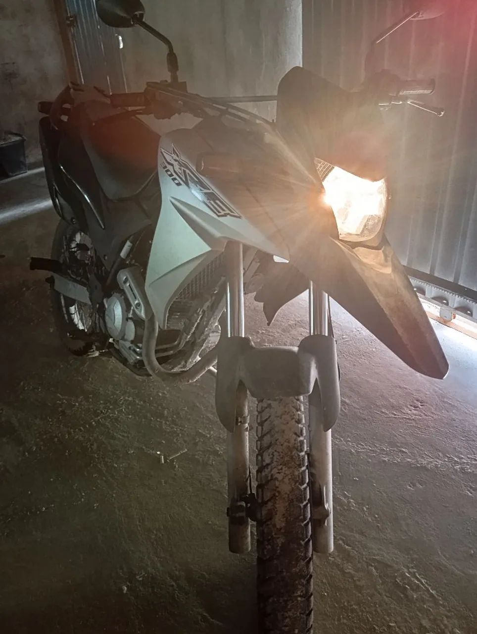 Vendo moto XRE 300