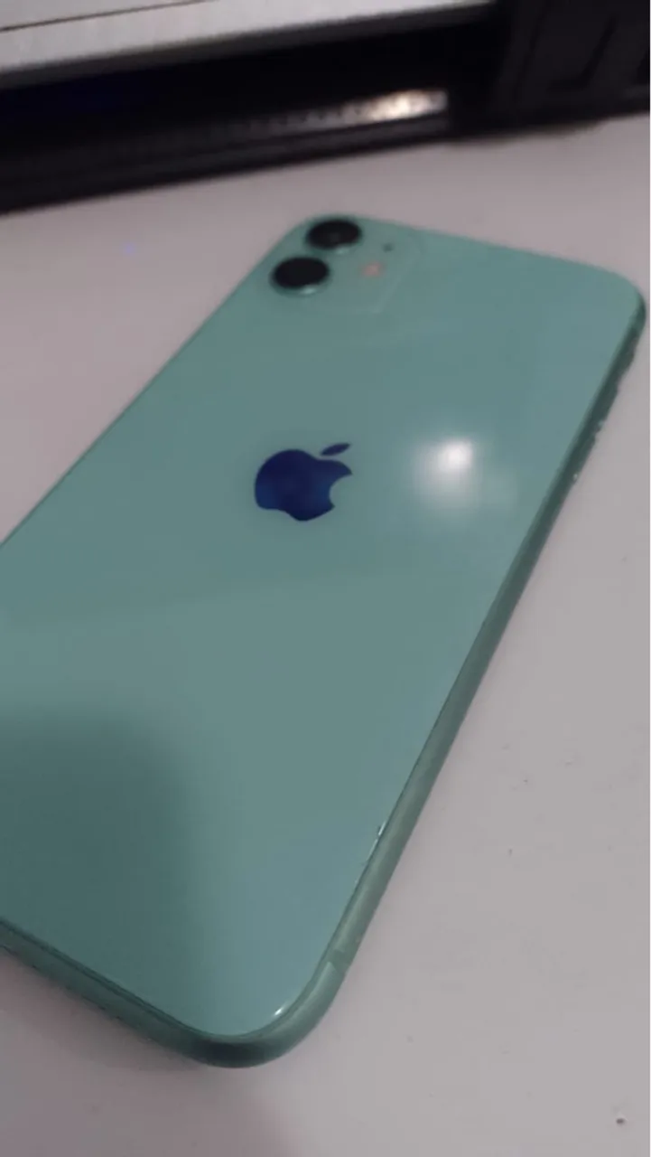iPhone 11 - 128gb - Verde.