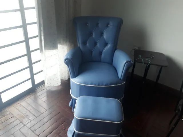 poltrona de balanca nova sem detalhes.