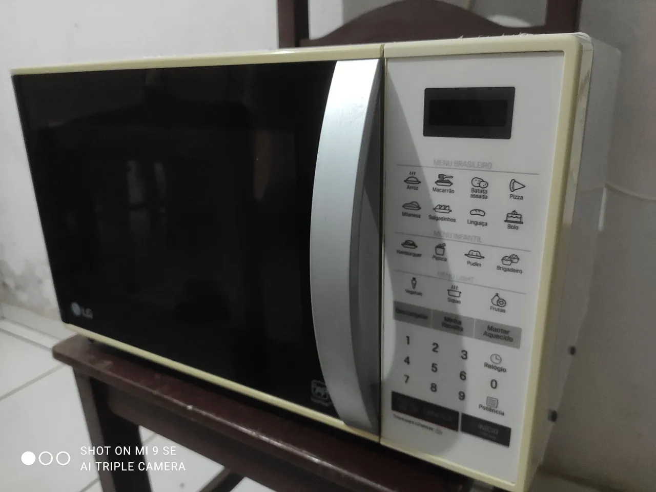 Micro-ondas LG - Semi-novo e em perfeito estado!