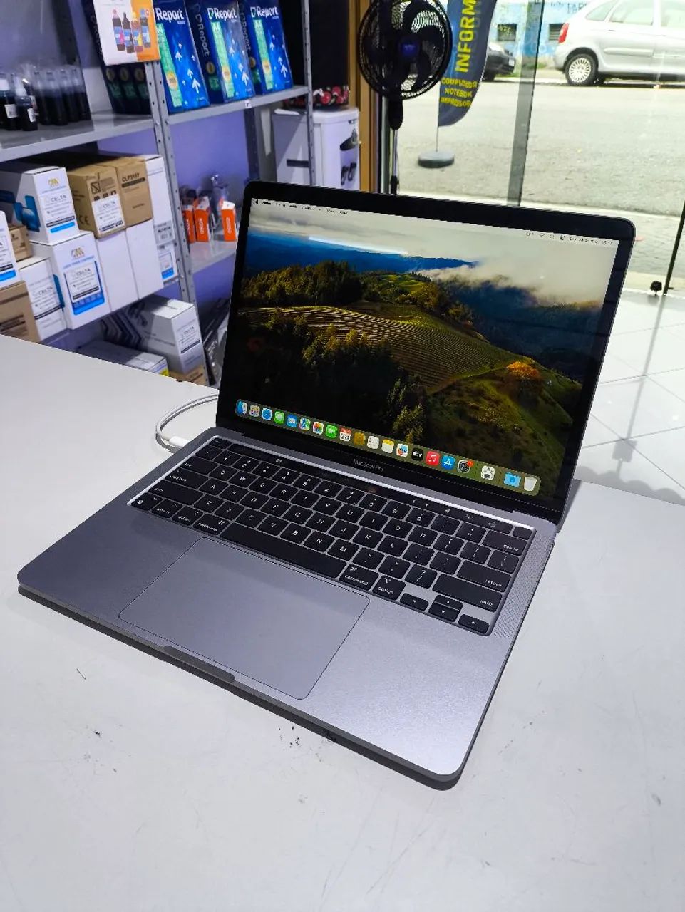 MacBook本体 MacBookPro 13-inch 2020 M1 Notebook Apple MacBook Pro (de 13 polegadas, Processador M1 da