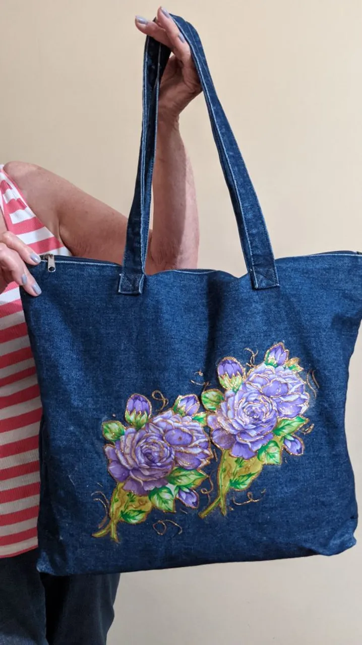 Bolsa Jeans Personalizada com Flores Roxas