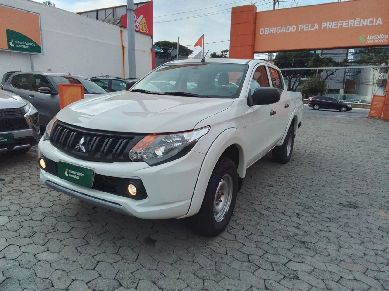Mitsubishi L200 triton 2023 2.4 16v turbo diesel gl cd 4x4 manual