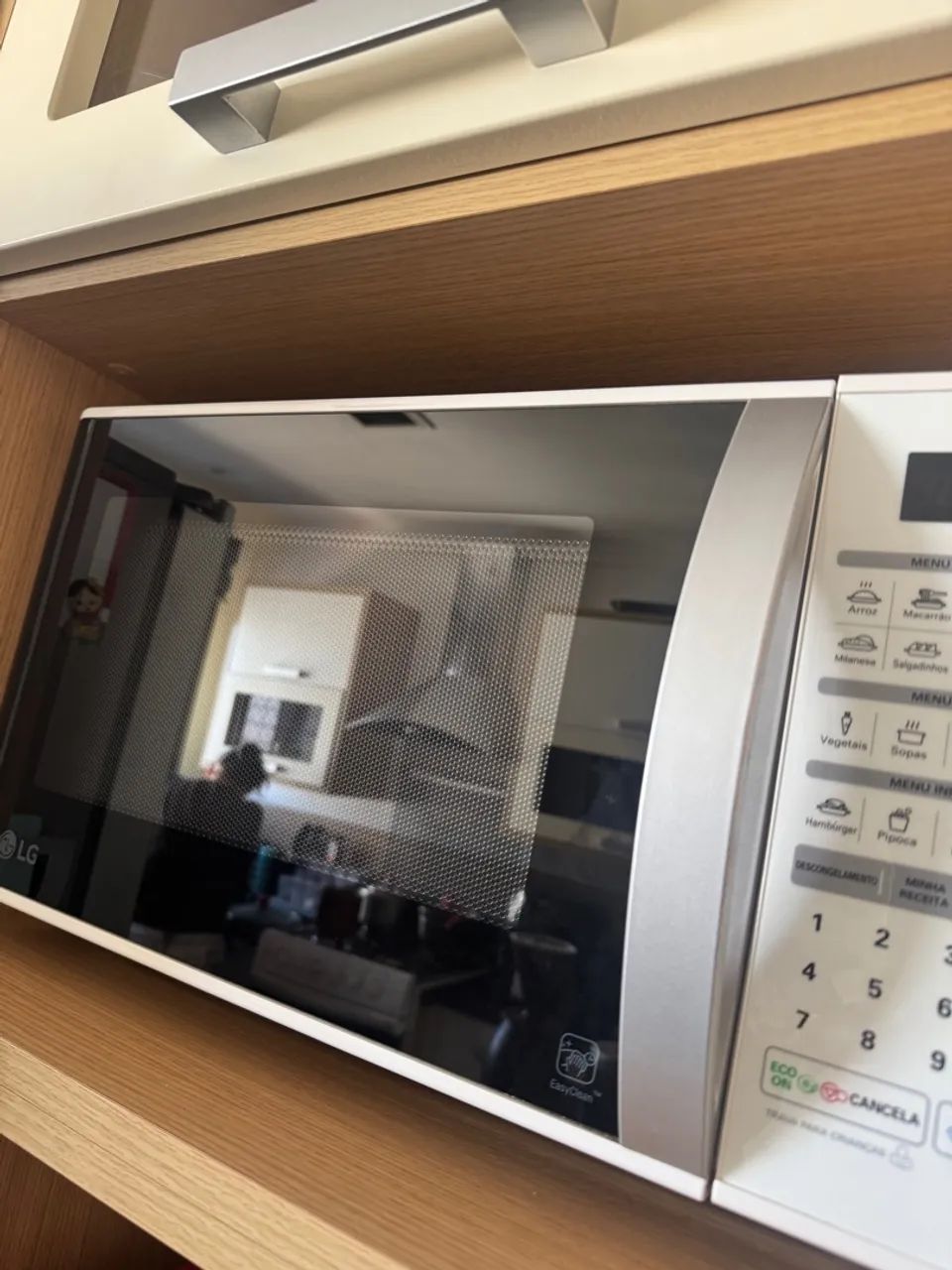 Micro-ondas LG EasyClean 127V