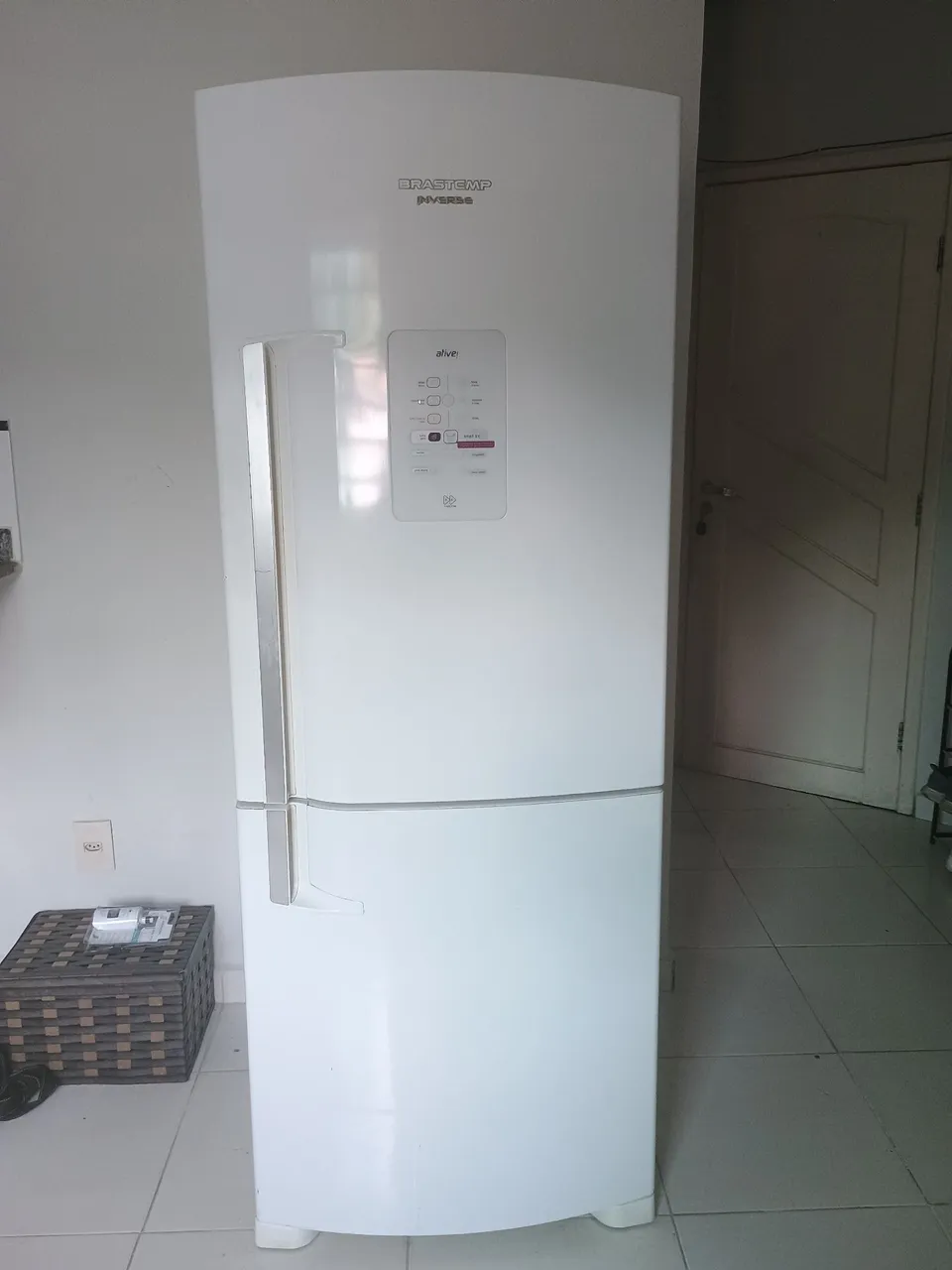 Geladeira Brastemp Inverse (com defeito) - Ótimo para peças e conserto