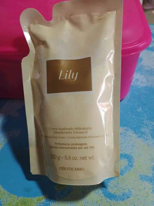 Creme Acetinado Hidratante Desodorante Corporal Lily 250g