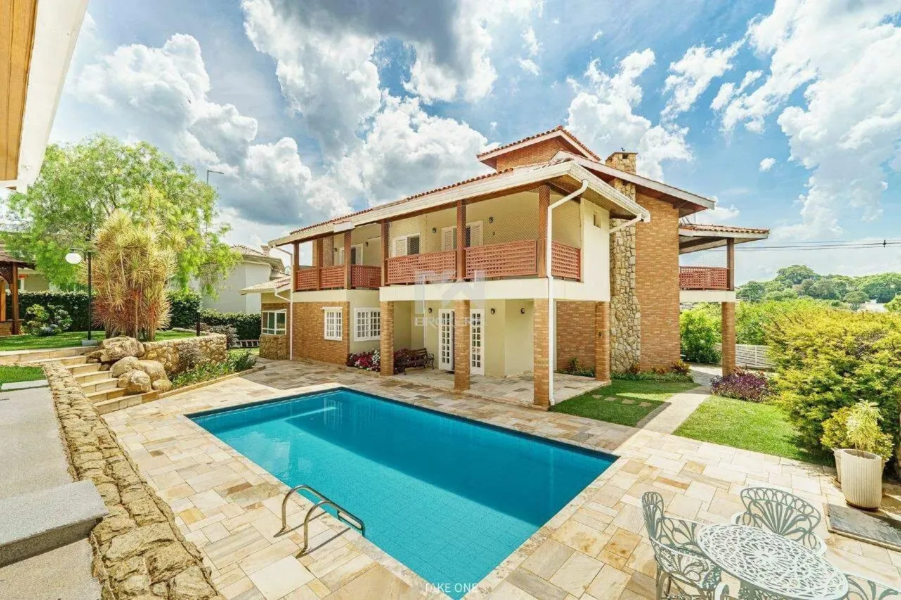 Casa à venda no Condomínio Estância Marambaia em Vinhedo - SP.