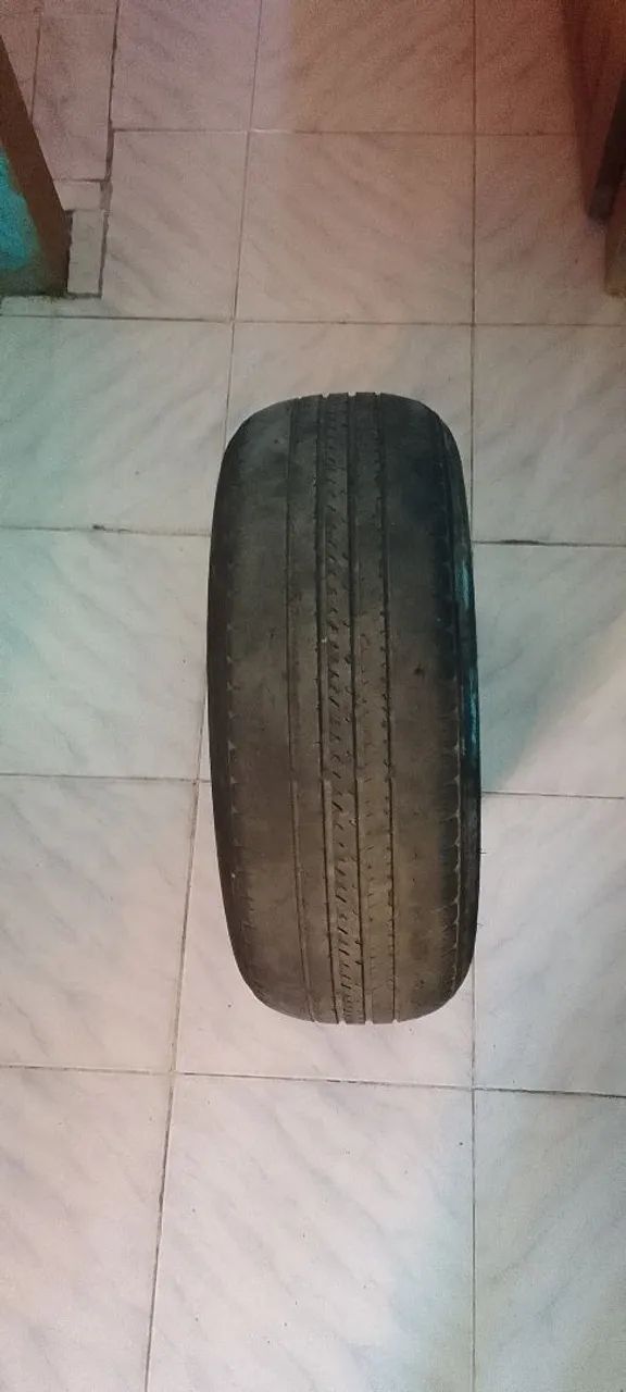 Vendo um pneu 185 65  aro 15 - Foto 2