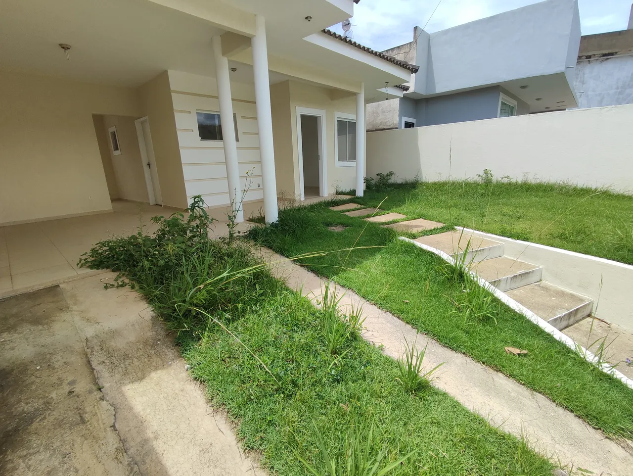 Casa linear Vale das Palmeiras c/ 2quartos, 1br, 2vgs, amrs plnjds Coz, quintal