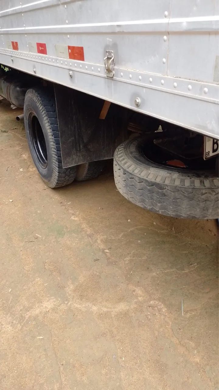 Caminhão baú 608 - Foto 4