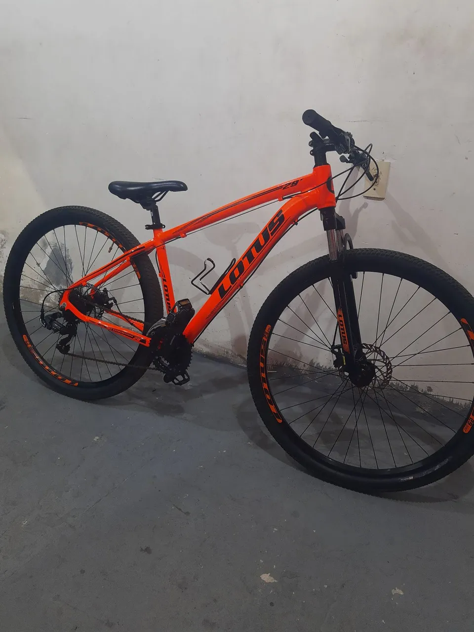 Bicicleta Lotus 29er - Perfeita para Trilhas e Cidades