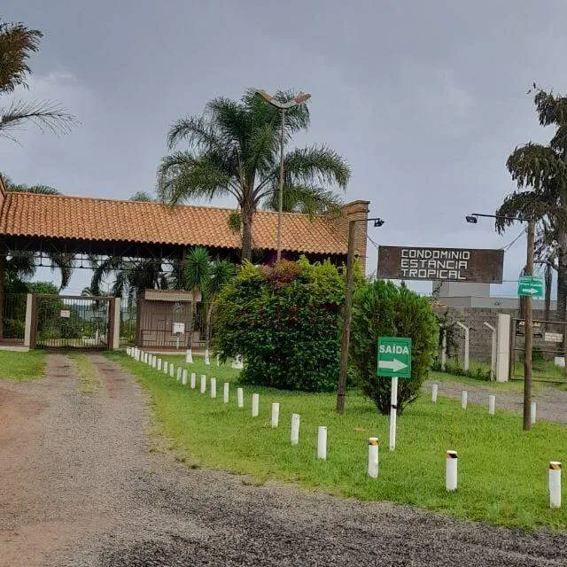 VENDE-SE CHÁCARA NO CONDOMÍNIO ESTÂNCIA TROPICAL
