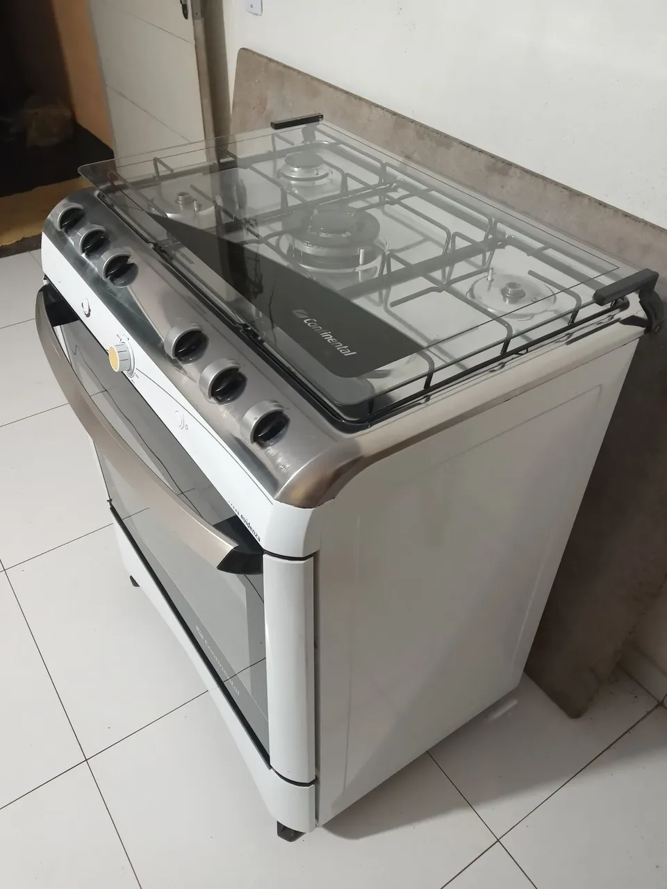 Fogão Continental com acendimento automático