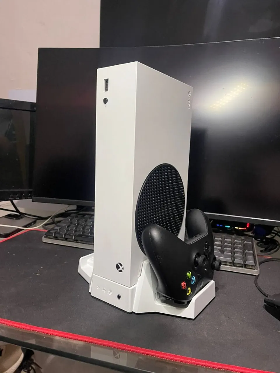Vendo Xbox Series S +30 jogos + base