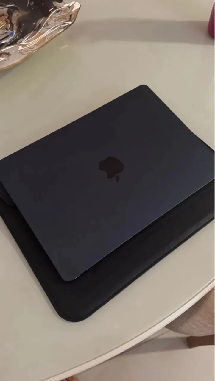 MacBook Air M2, 8 RAM, 256 GB