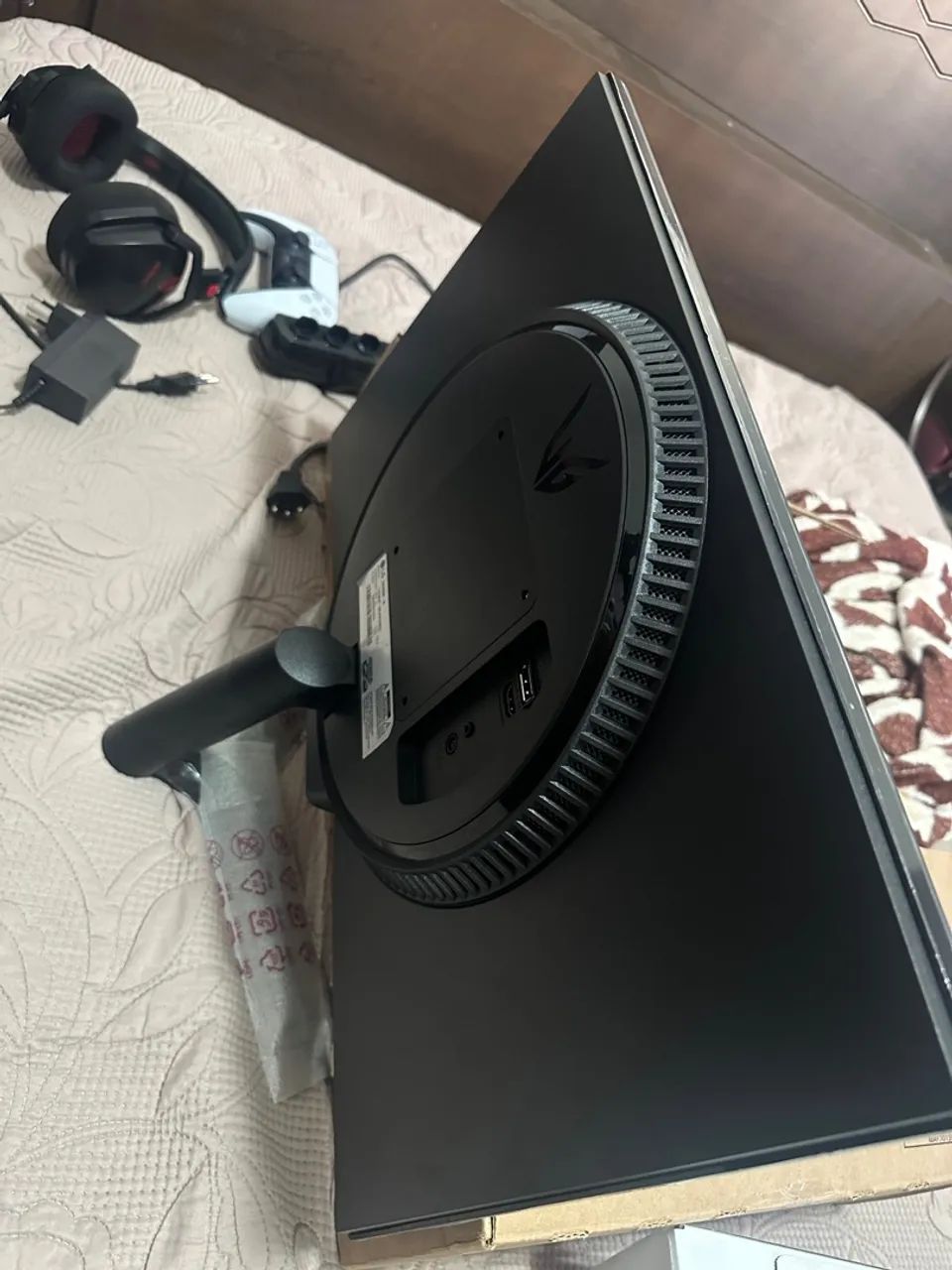 Monitor Gamer LG UltraGear 24? 24GS60F-B IPS Full HD 180Hz 1ms - Foto 2