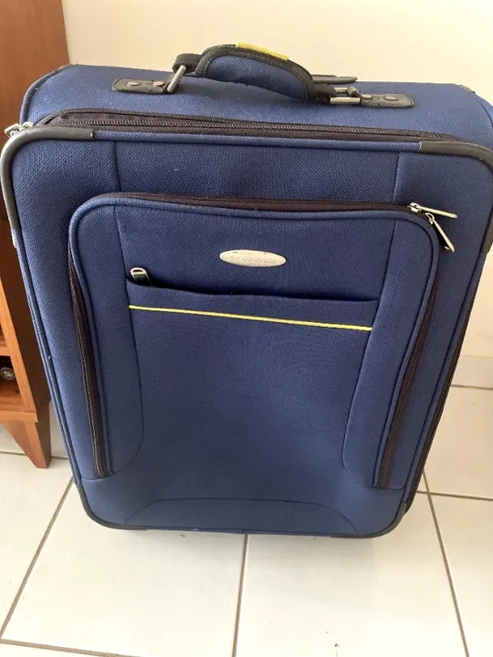 Mala Samsonite Média Expansível - Elegância, Durabilidade em Perfeitas Condições
