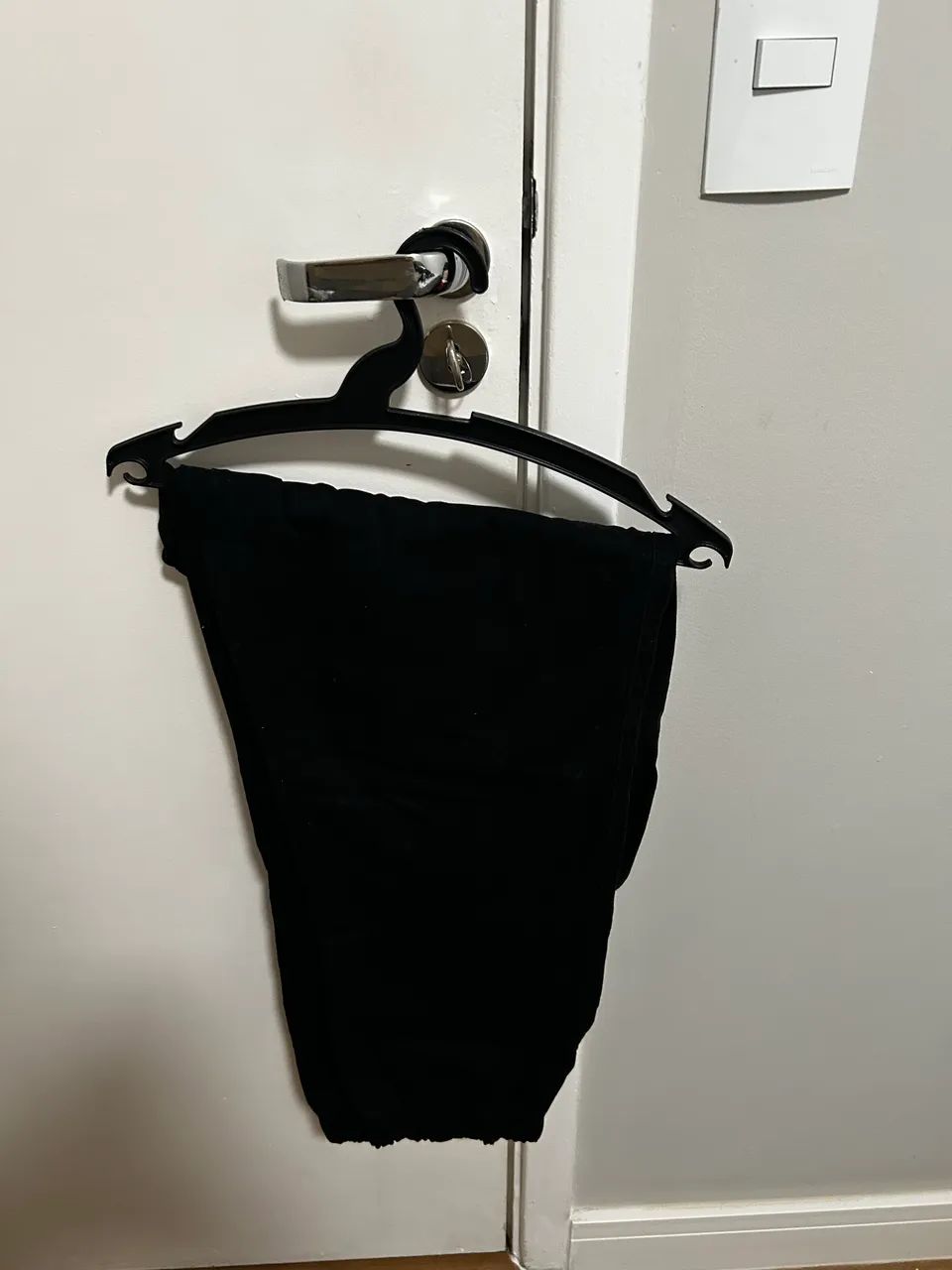 Calça Sarja Preta G (42) - Foto 2