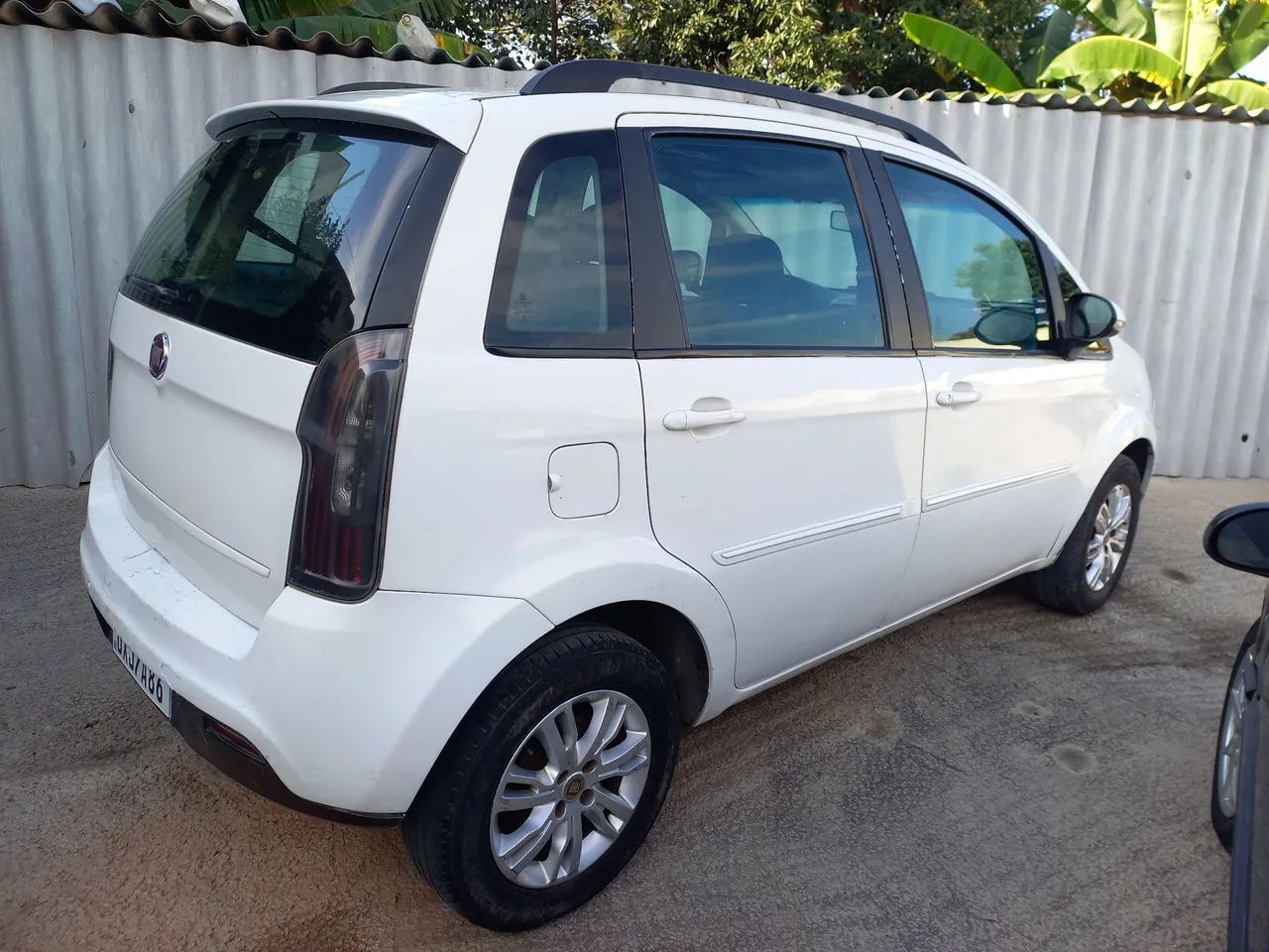 Fiat Idea Attractive 1.4 Fire Flex 8V 5P 2015 - Foto 2