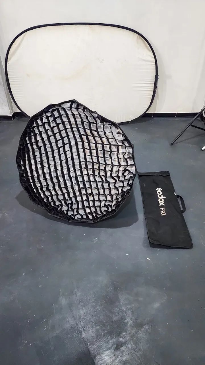Parabólica Softbox com grid GODOX P90L - 90cm - Foto 2