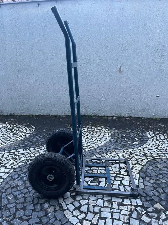 Carrinho de carga de ferro