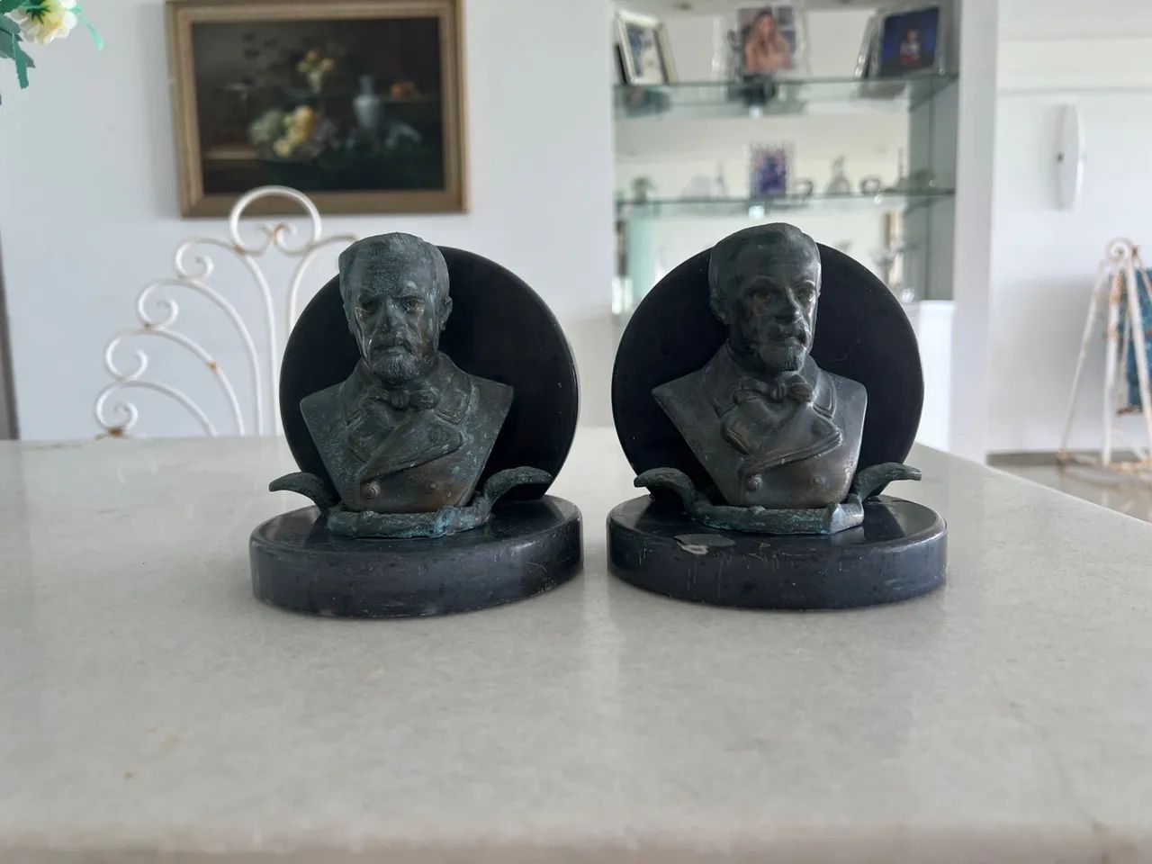 Par de Porta-Livros de Bronze com Bustos Louis Pasteur