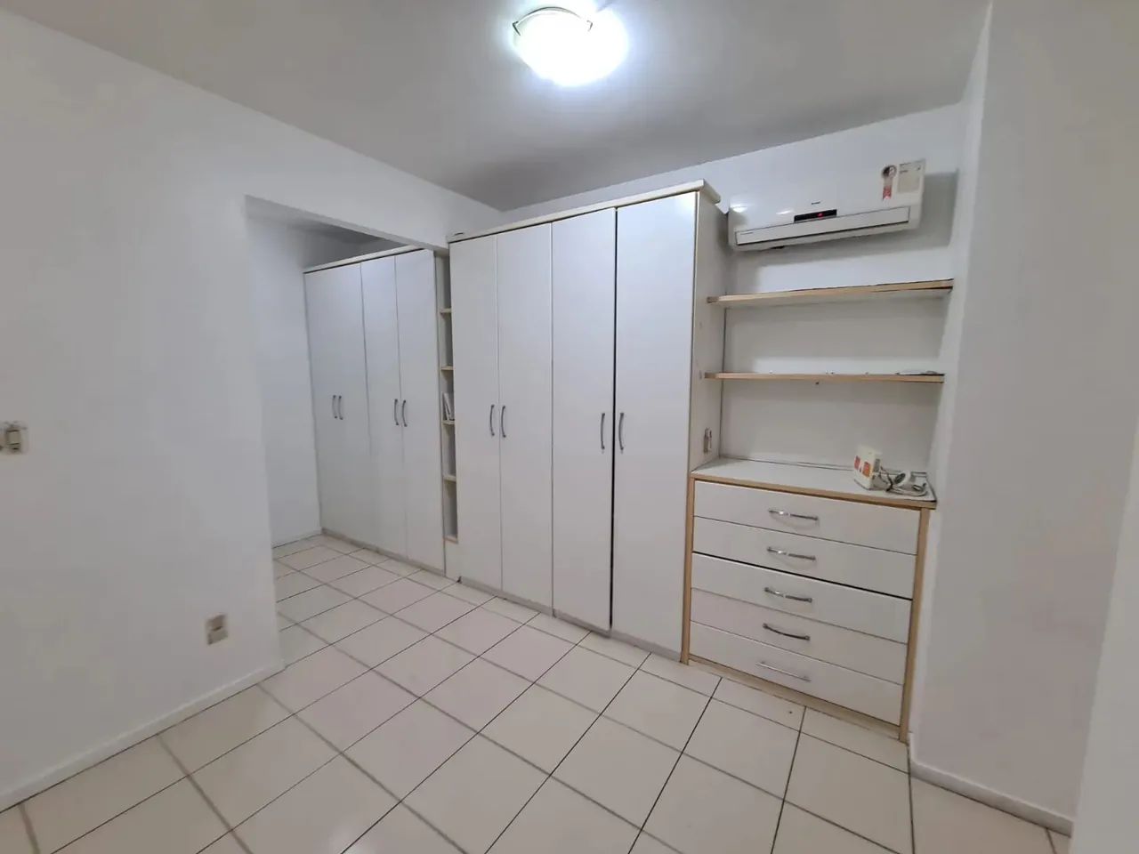 ALTOS DA RECIFE, PARQUE DEZ, COM SALA 2 AMBIENTES, 3 SUÍTES, COM ARMARIOS, CLIMATIZADOS, F - Foto 2
