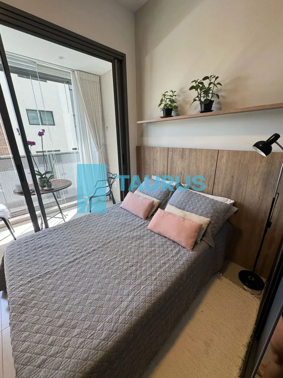Studio para venda ou locação em Moema, mobilado, 27m².