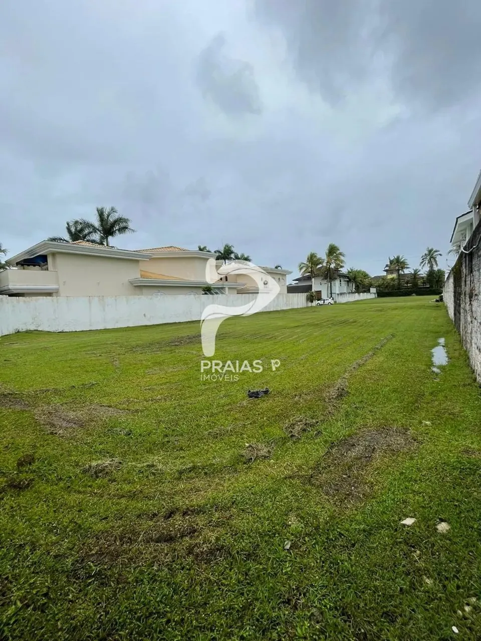 Terreno em condomínio fechado, Jardim Acapulco