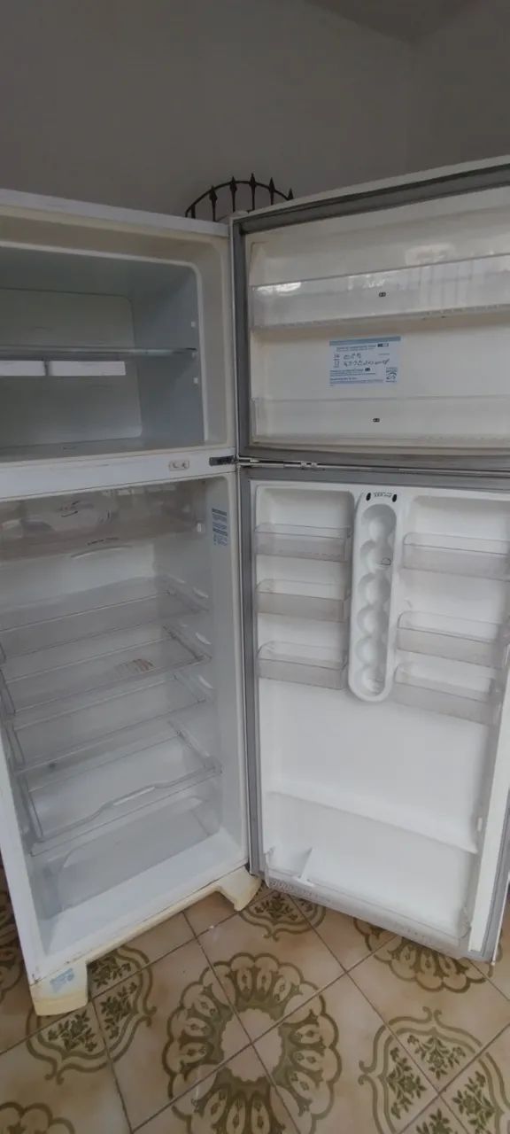 Vendo geladeira Eletrolux duplex 347l - Foto 5