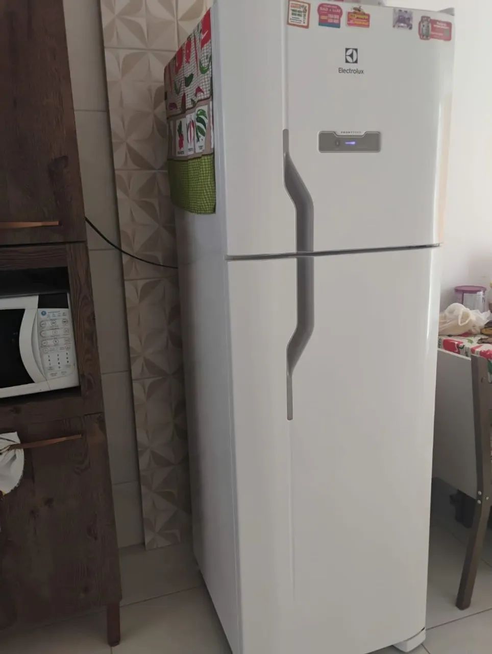 Compro geladeiras,  maquinas de lavar e micro ondas com defeito. 