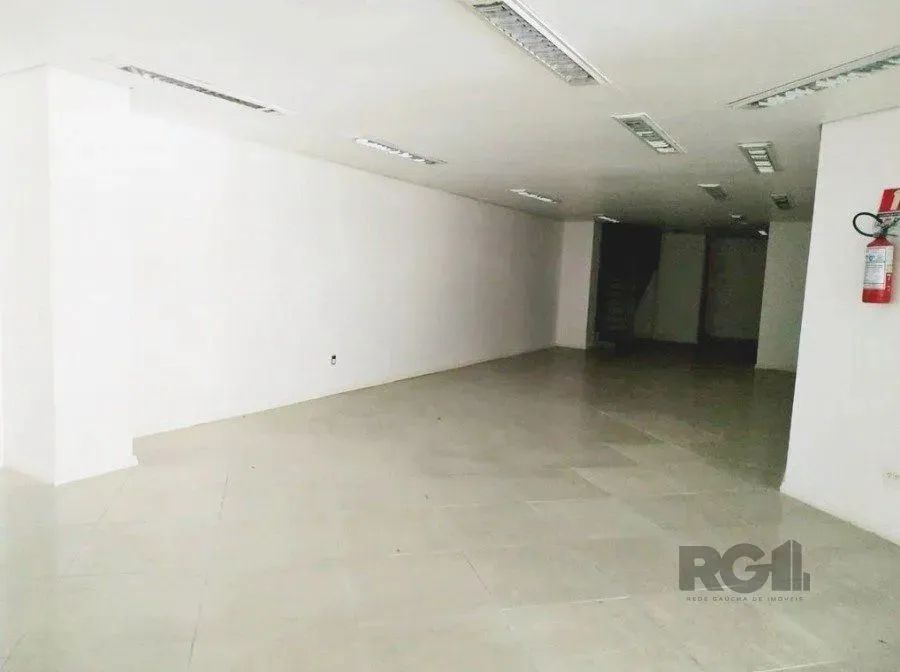 Ampla Loja comercial, localização nobre no bairro Bela Vista. Com uma vagas de garagem. CO - Foto 5