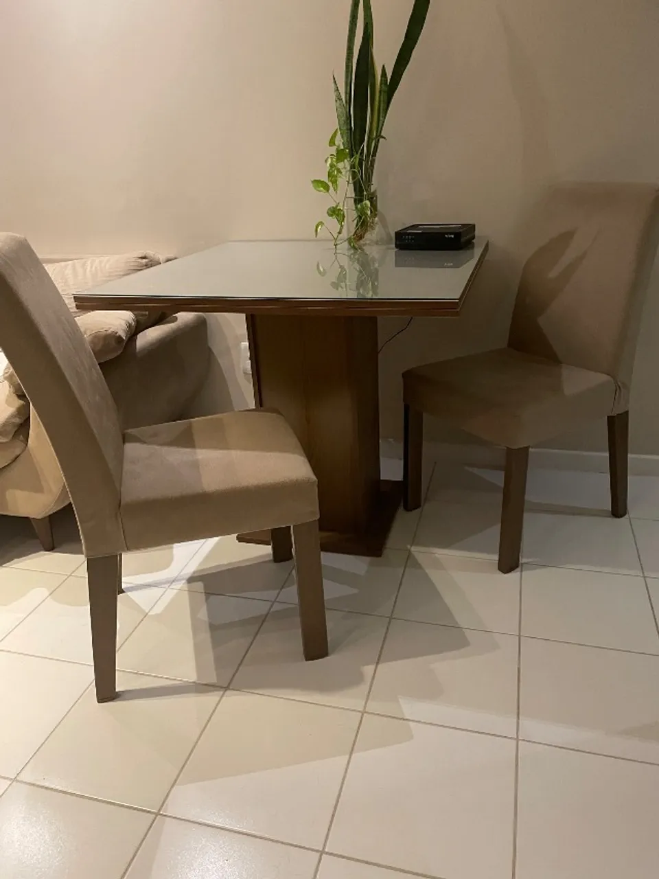 Mesa de jantar quadrada 4 lugares