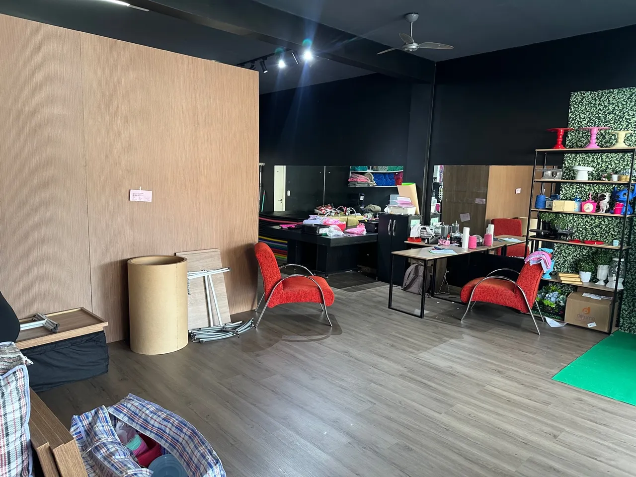 Alugo Sala Comercial no bairro floresta