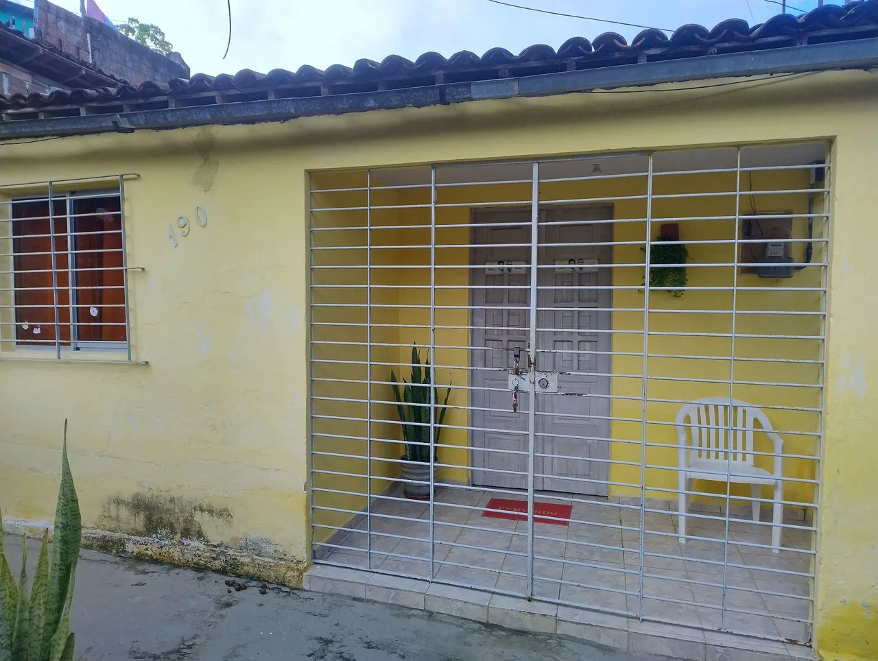 vende se excelente casa 90 mil com garagem