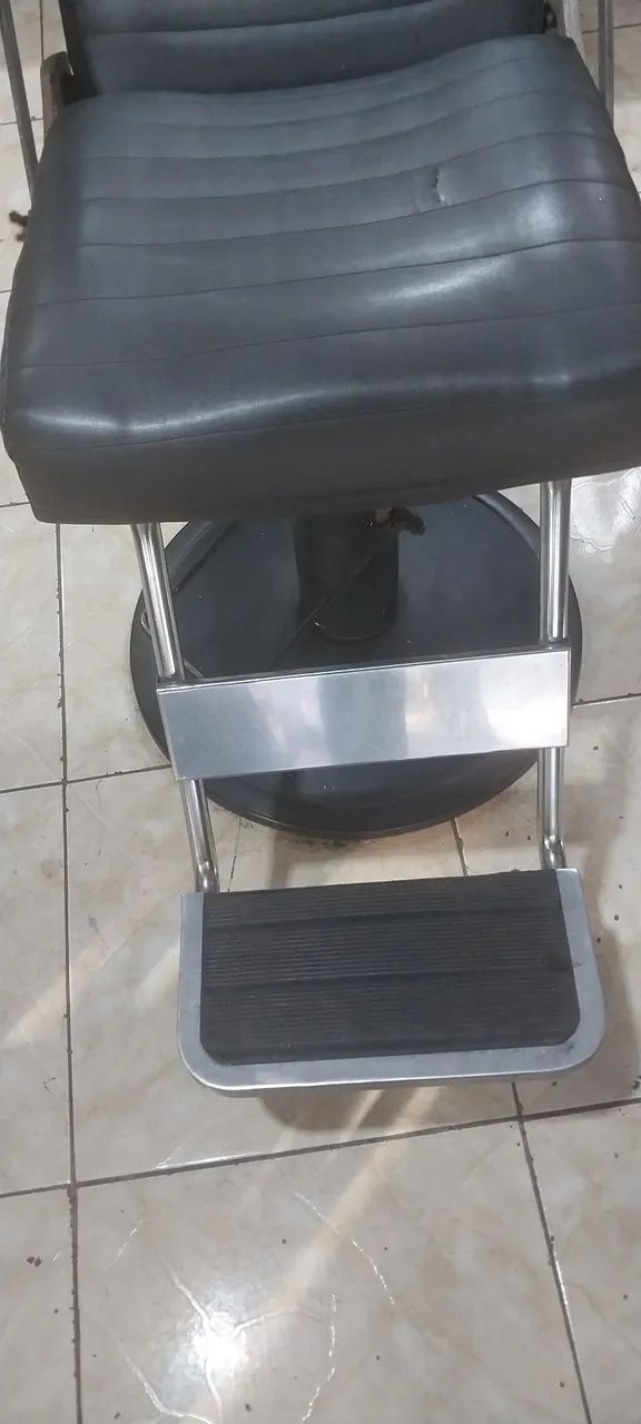 Vendo cadeira de barbeiro ceilandia norte. - Foto 2