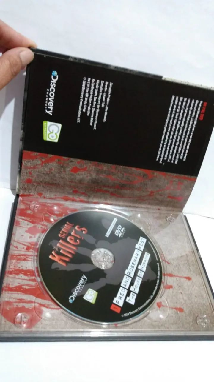 Coleção importada Serial Killers Livro mais DVD em inglês super rara. - Foto 6