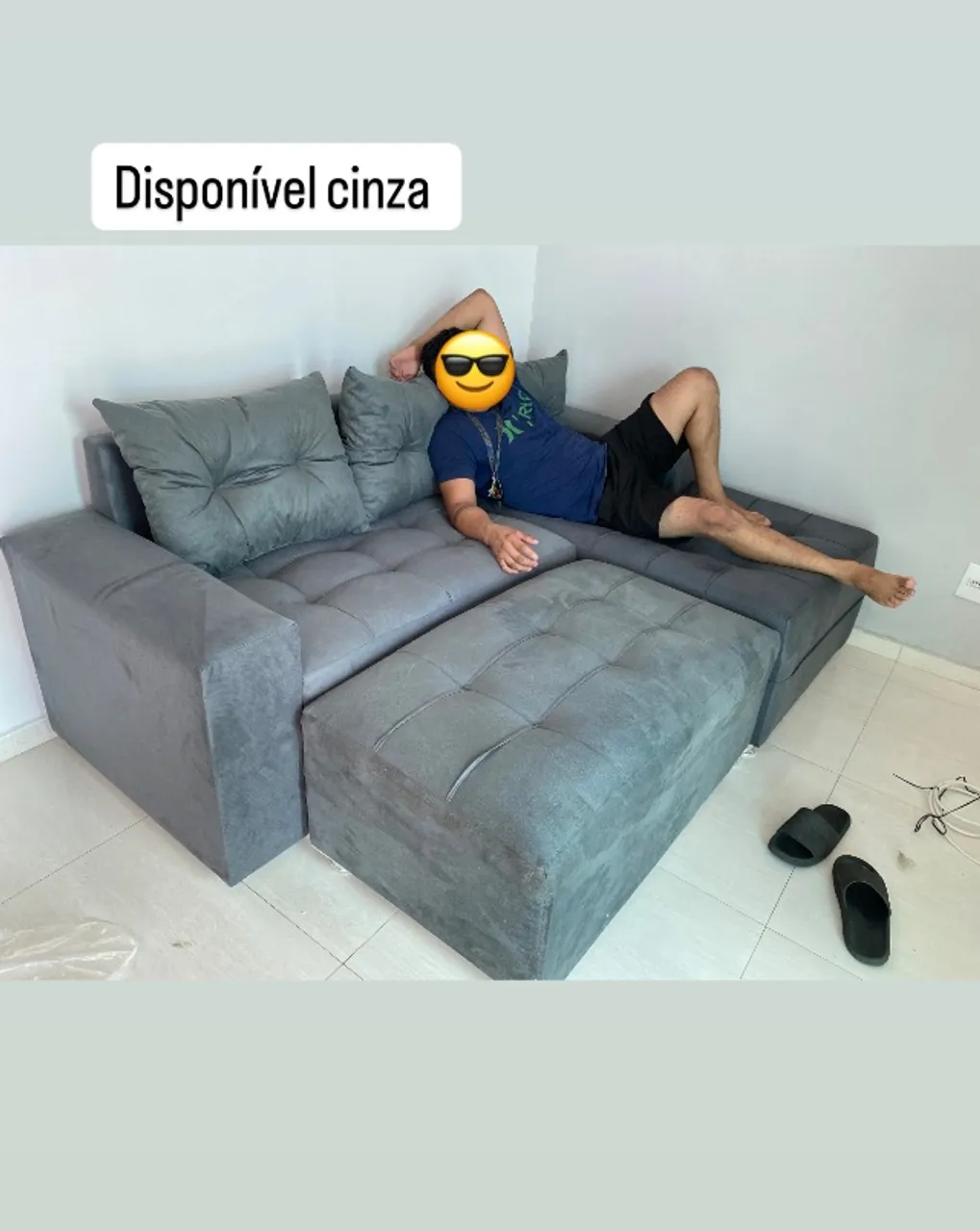 Disponível cinza