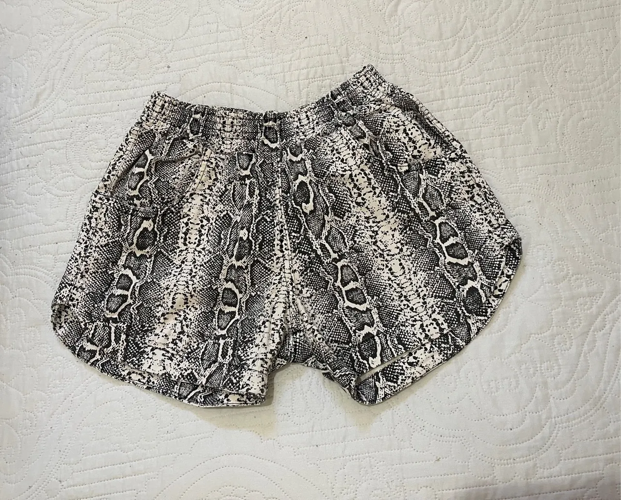 Bermuda Feminina Estampa Animal Print