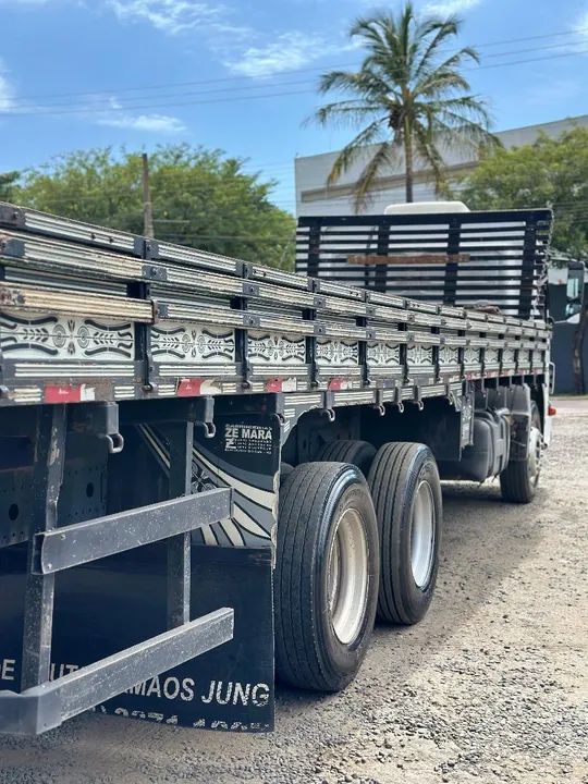 Carroceria de madeira 8.40mt