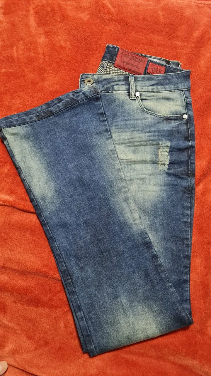 Calça Jeans Azul Detalhada