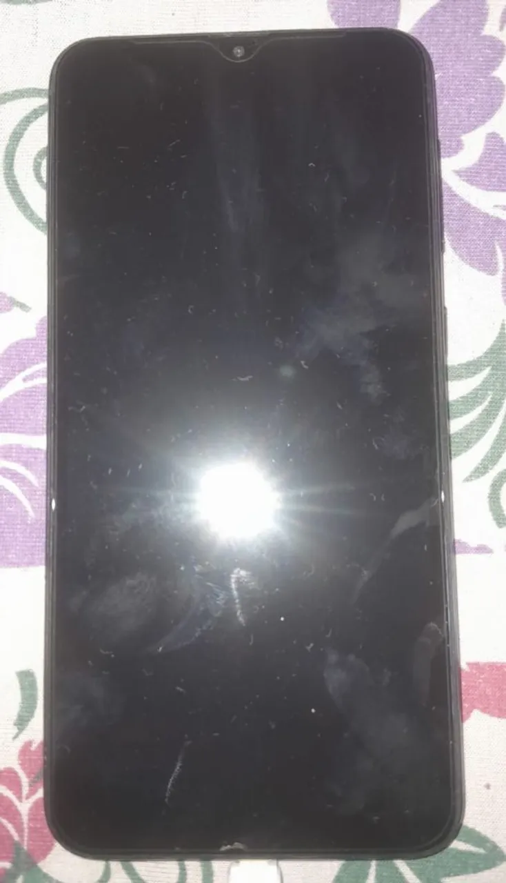 Vende-se celular A10, em bom estado.