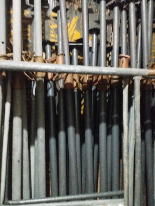 Locação de andaimes escoras tábuas r$5,00 barrotes betoneira e etc  - Foto 3